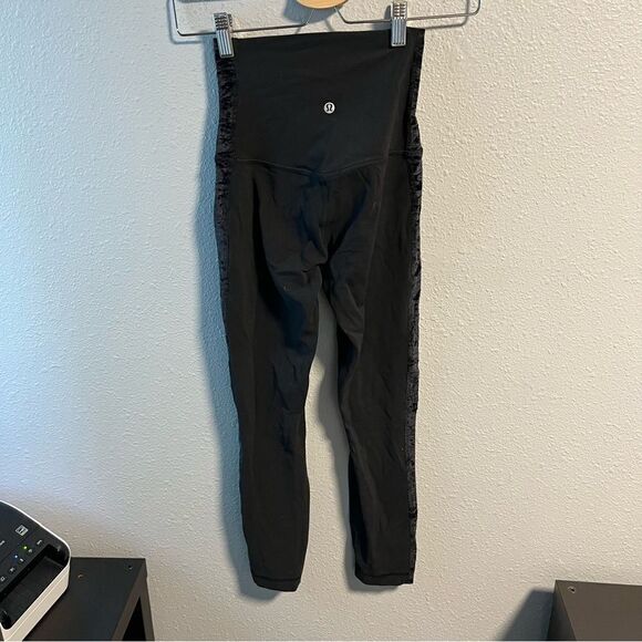 Lululemon Align Super High-Rise Crop *Crushed Velvet
Black - Picture 6 of 10